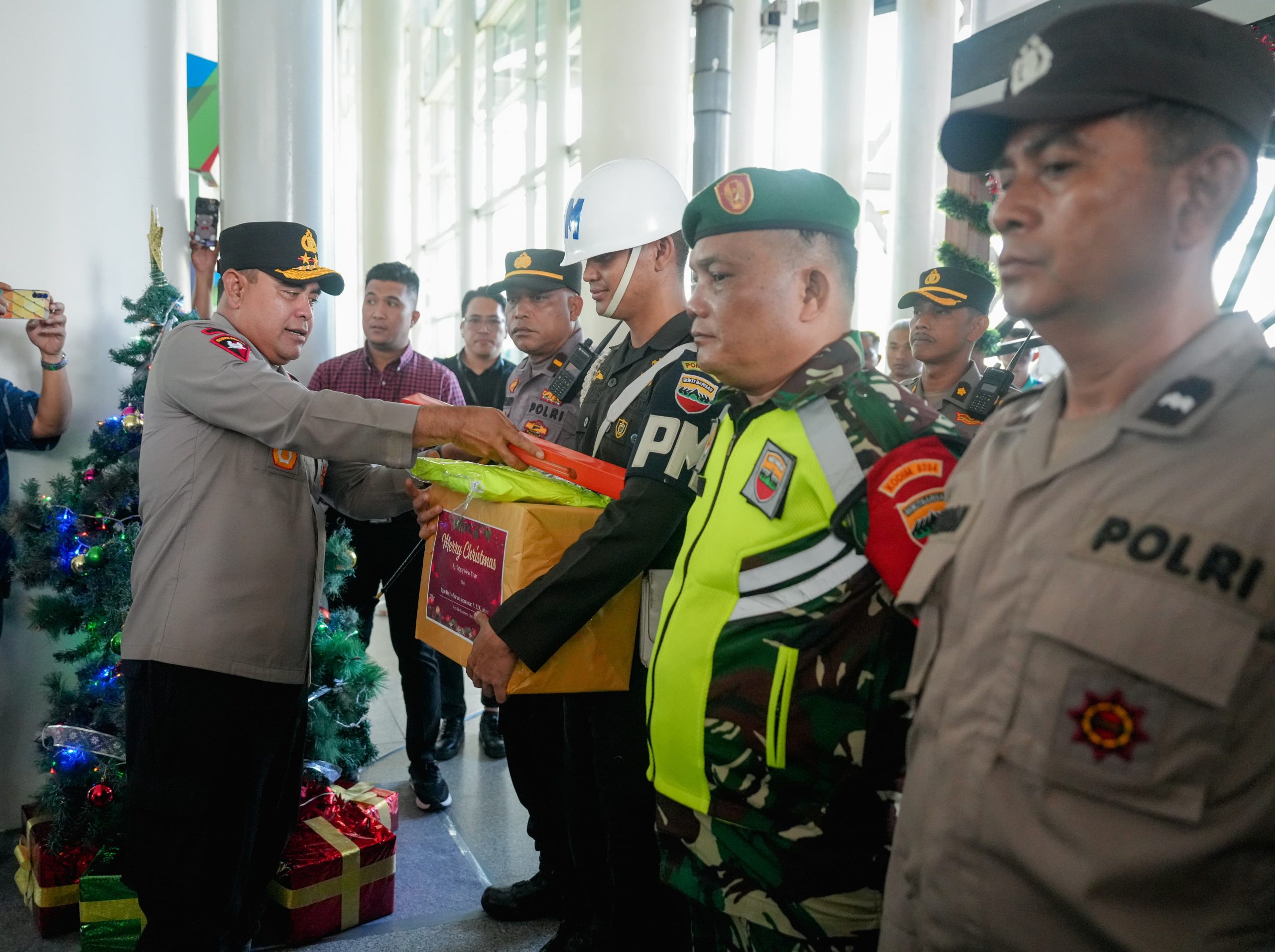Kapolda Sumut Cek Pos Pengamanan Nataru di Bandara Kualanamu, Pastikan Keamanan dan Kenyamanan Penumpang