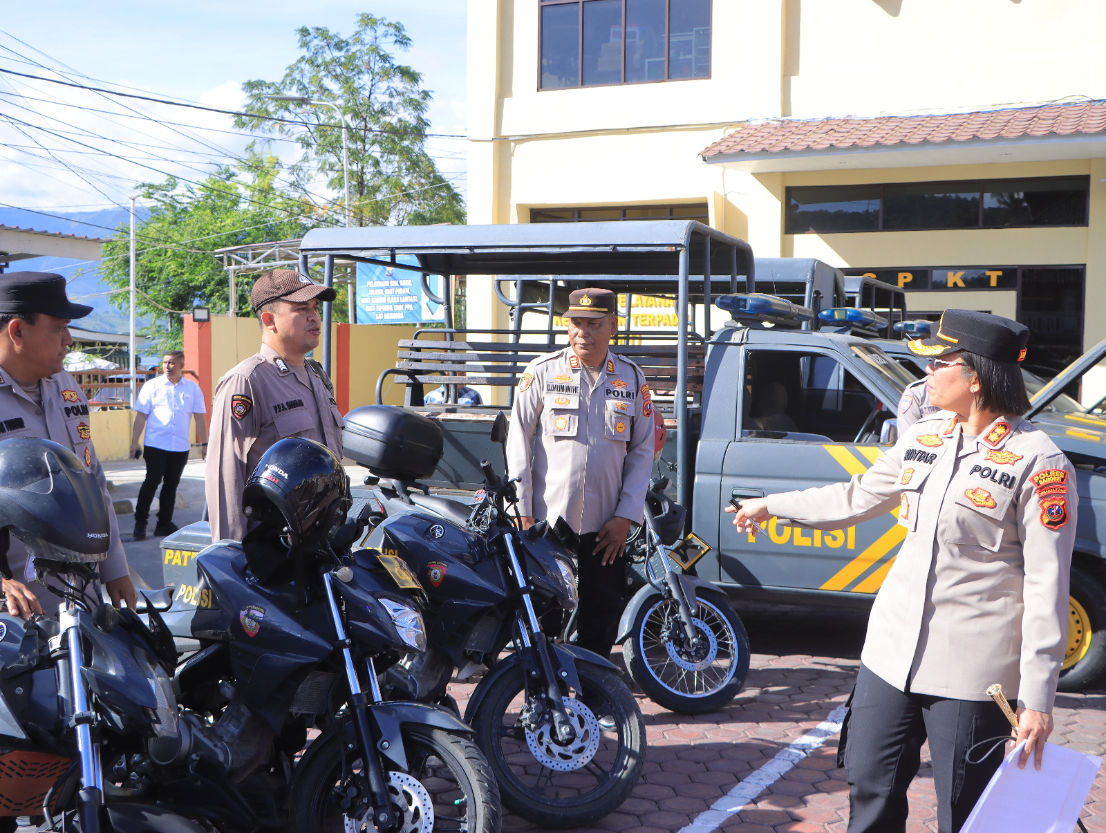 Kapolres Samosir Cek Kendaraan Dinas dan Senpi, Pastikan Kesiapan Personel