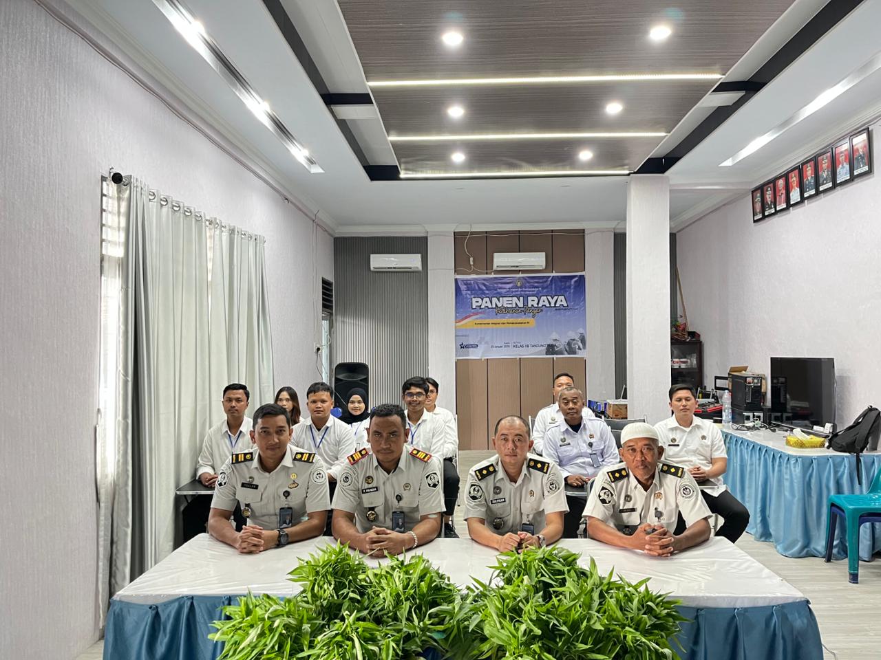 Panen Raya Serentak, Rutan Tanjung Pura Sukses Panen Tanaman Kangkung