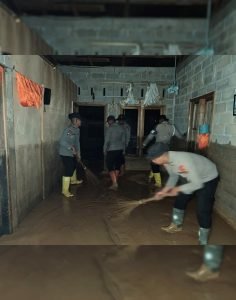 Sigap Sebelum Banjir Susulan Datang, Polda Sumut Bergerak Cepat Evakuasi Warga Di Tapteng.