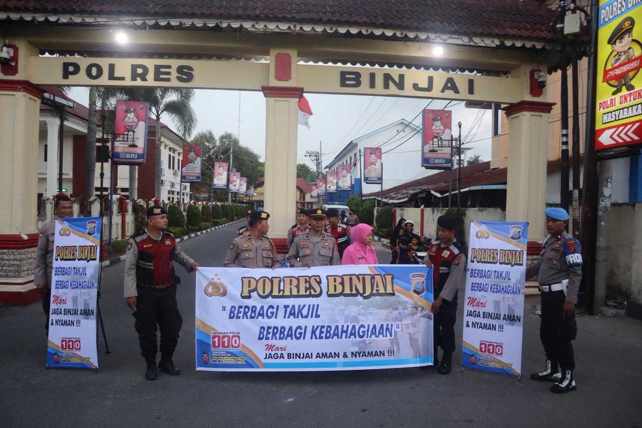 Personil Polres Binjai Bersama Bhayangkari Berbagi Takjil di Bulan Suci Ramadhan 1447 Hijriah