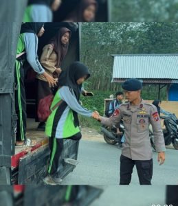 Brimob Sumut Antar Anak Sekolah di Garoga Pascabencana