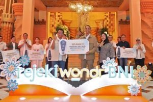 BNI Bagikan Hadiah Undian Rejeki wondr Tahap II, Nasabah Raih Mercedes-Benz