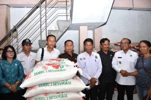 Sambut Idul Fitri 2026, Wabup Samosir Sidak Pasar Tradisional Pantau Kenaikan Harga