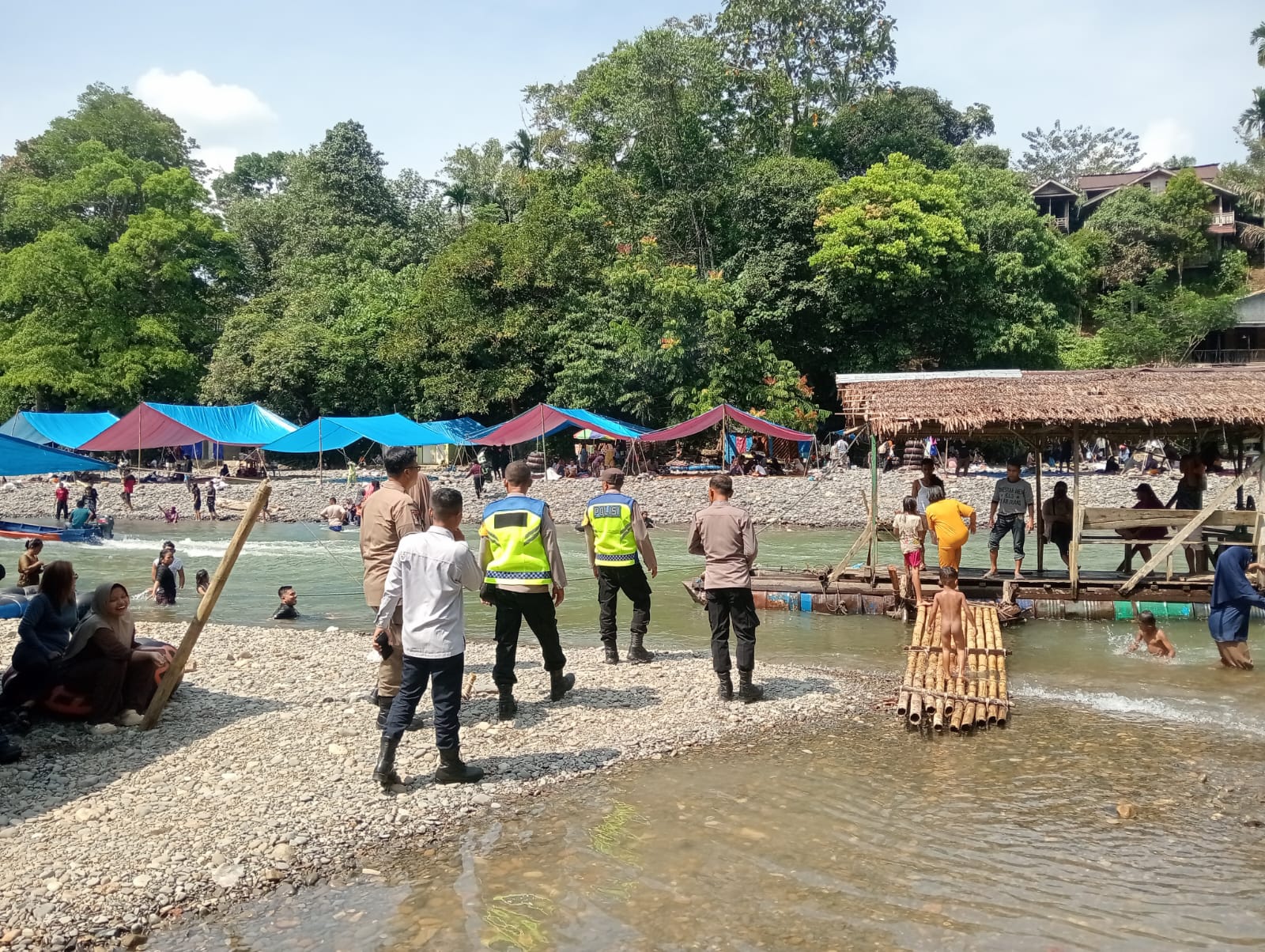 Polri Berikan Imbauan Keselamatan di Wisata Tangkahan, Wujud Nyata Operasi Ketupat 2026