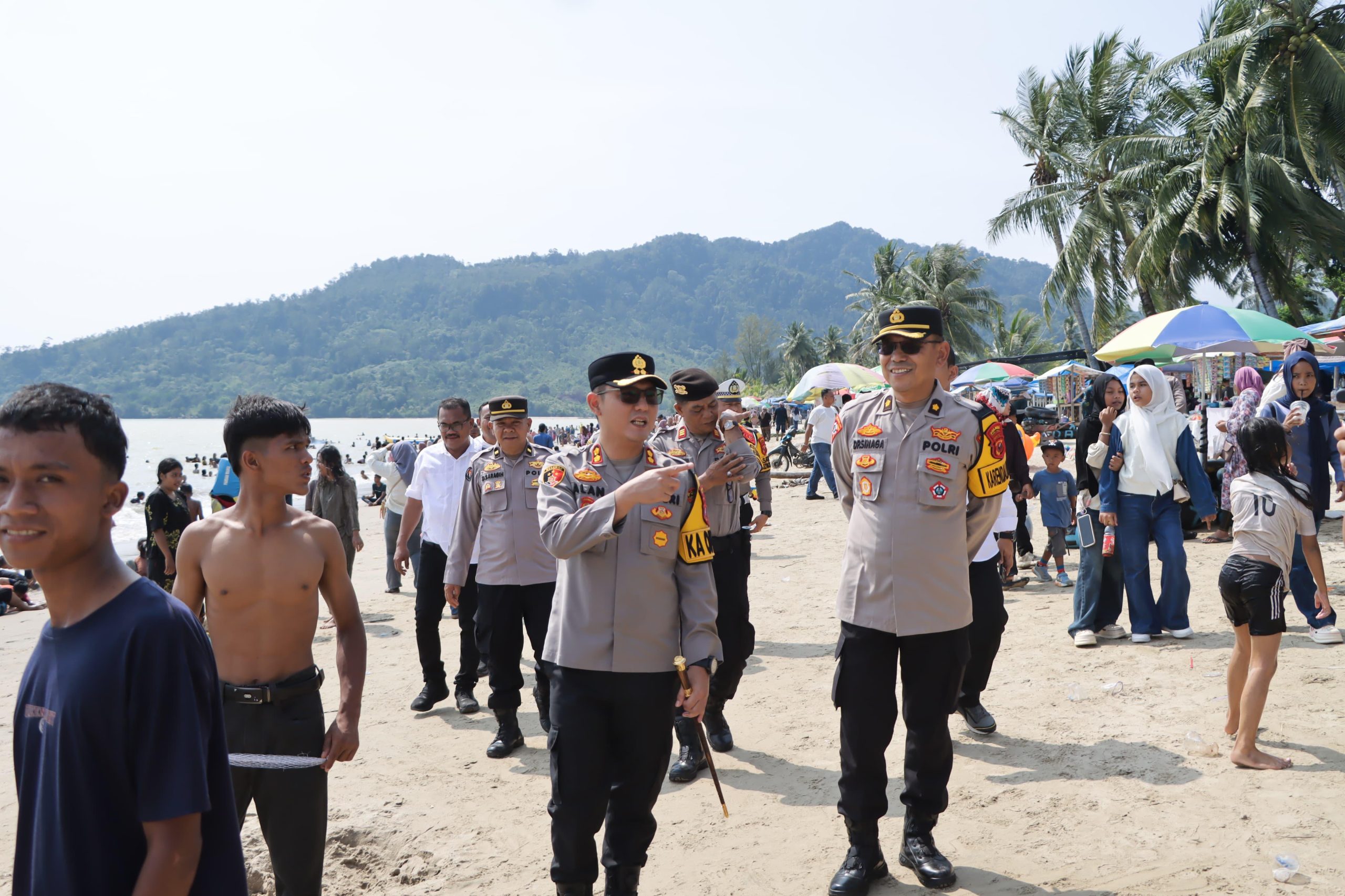 Pastikan Keamanan Libur Lebaran, Kapolres Tapteng Tinjau Langsung Pengamanan Objek Wisata