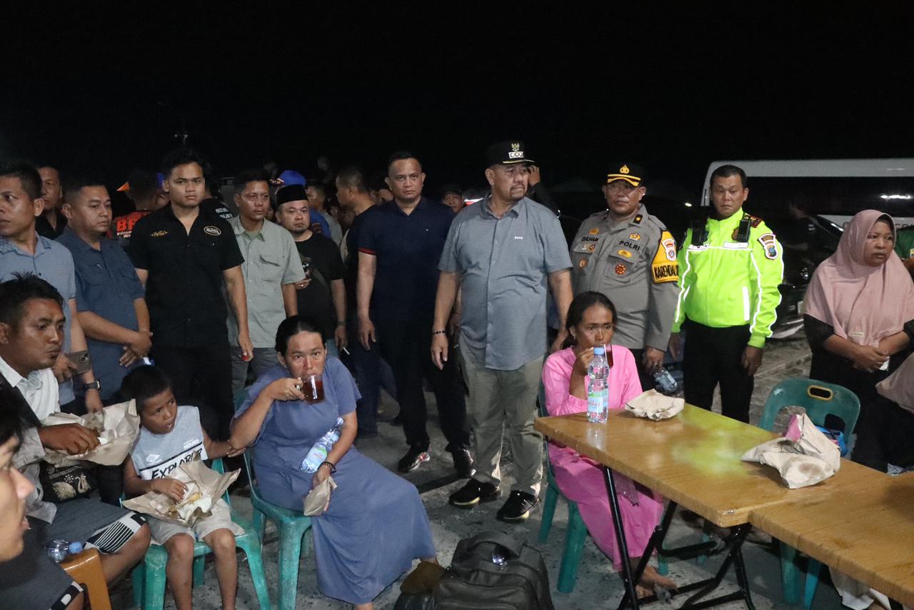 Polairud Tanjung  Tiram  Evakuasi Kapal Nelayan Rusak di Pesisir Pulau  Salah  Namo, Seluruh Penumpang Selamat