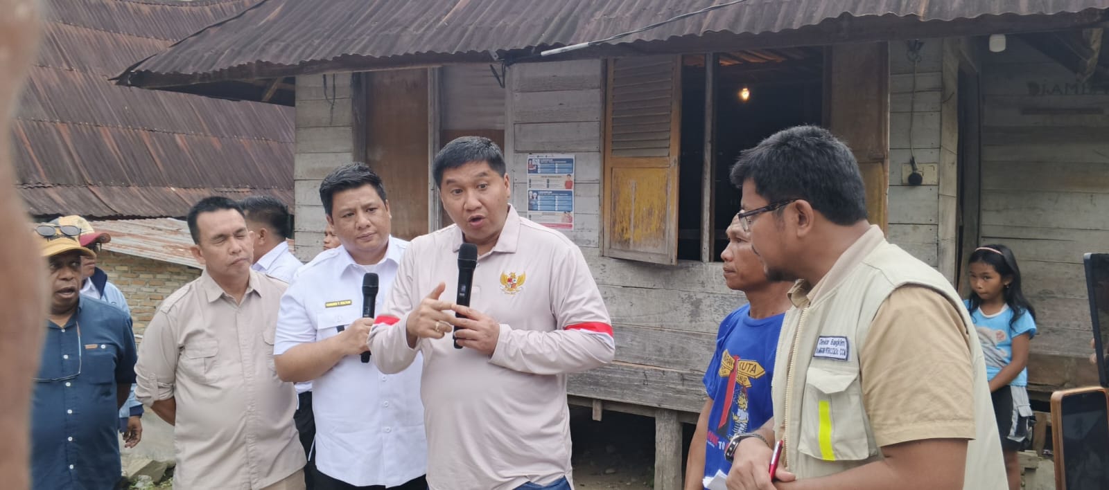 Bupati Samosir Dampingi Menteri PKP Tinjau Permukiman Warga Tomok