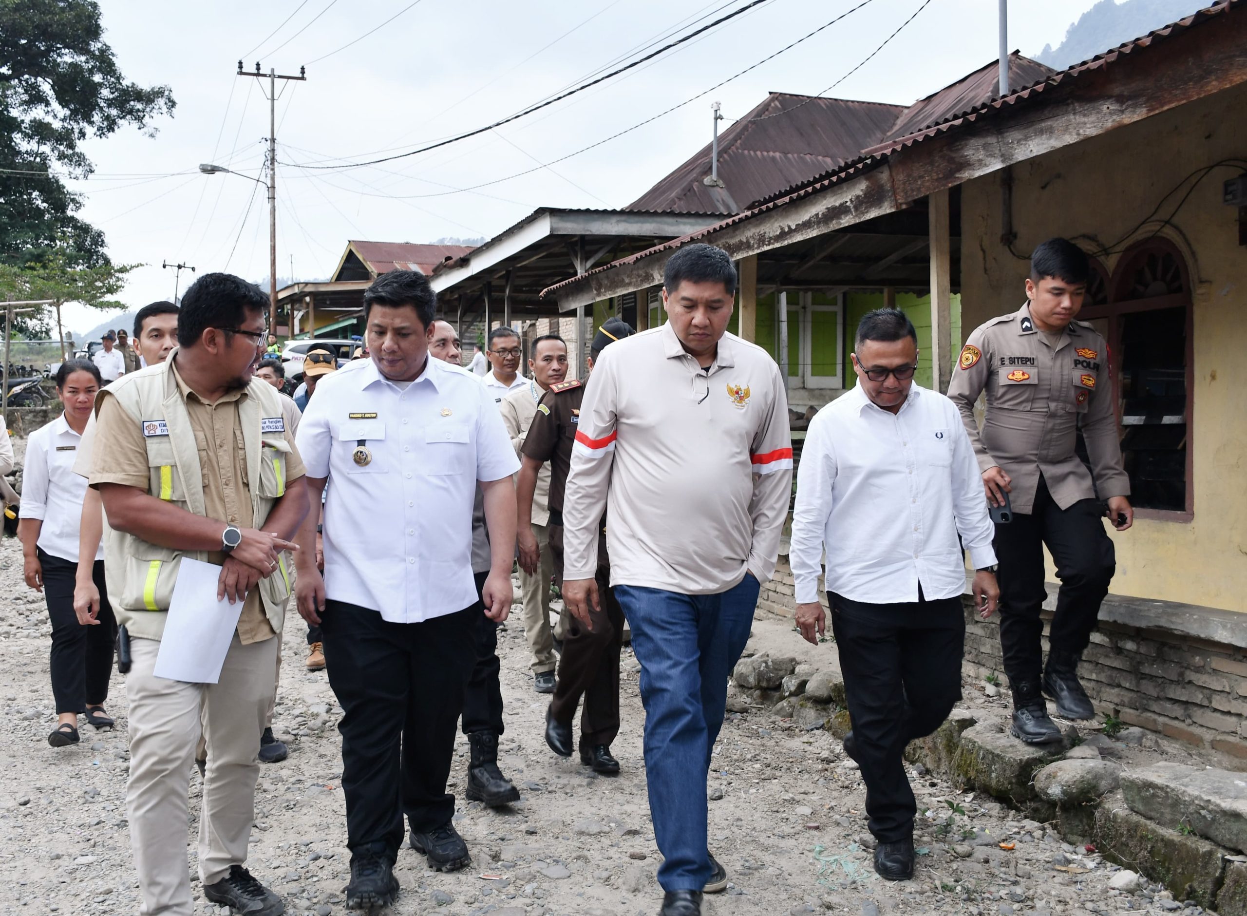 Tata Kawasan Kumuh dan Bedah Rumah, Bupati Samosir Sambut Kehadiran Rombongan Menteri PKP RI