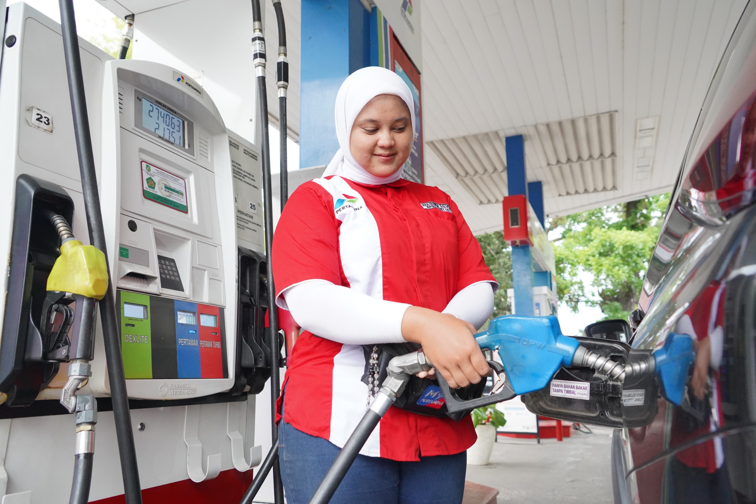 Pertamina Patra Niaga Sumbagut Jaga Layanan Energi, Operator SPBU Tetap Bertugas