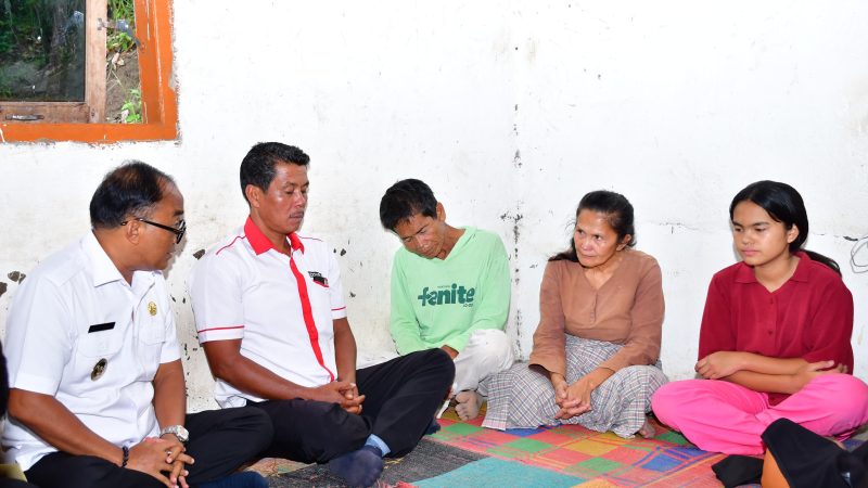 Wabup Samosir, Sambingi Rumah Duka untuk Beri Penghiburan