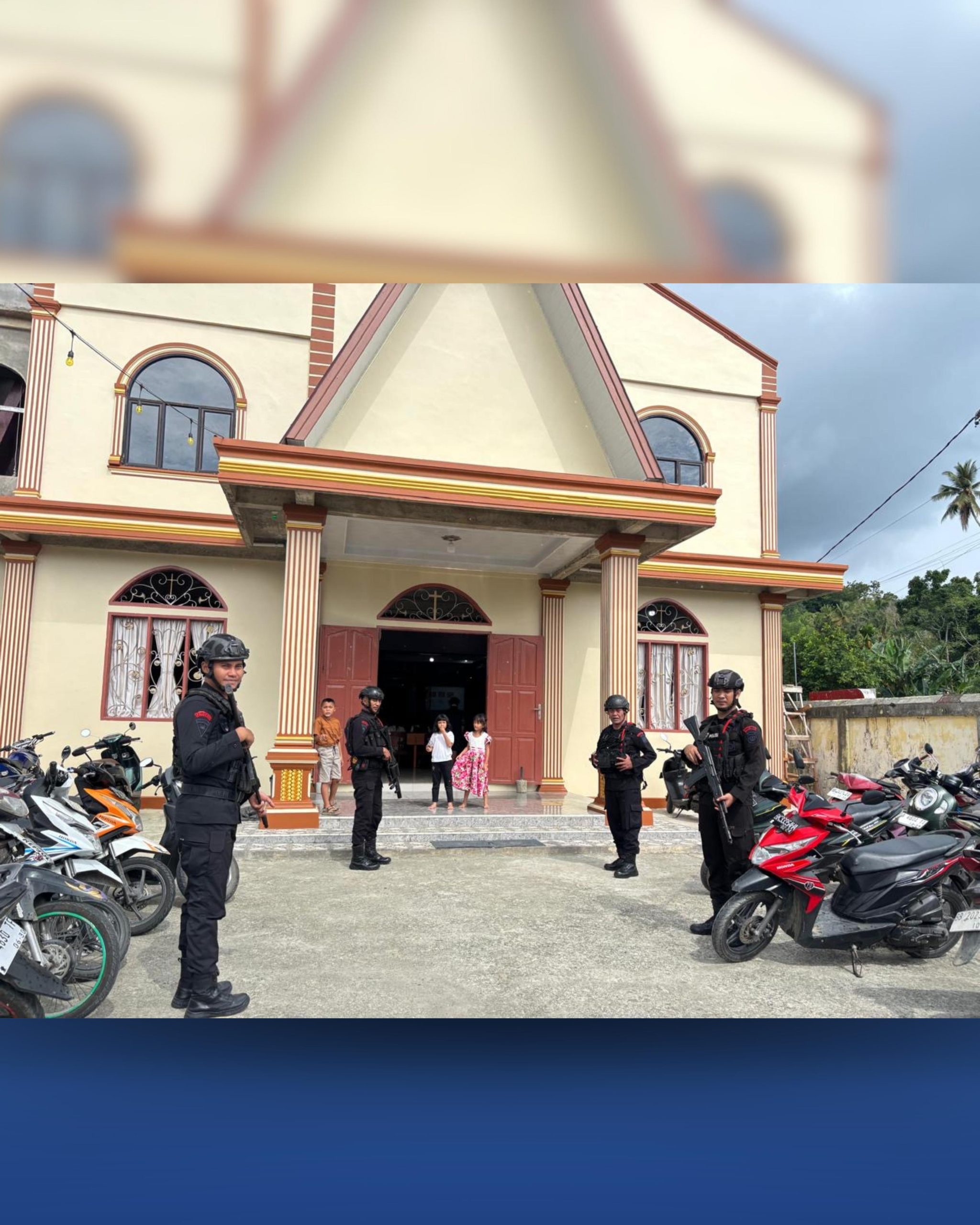 Brimob Siaga Amankan Malam Paskah di Gunungsitoli, Patroli Humanis Jaga Kamtibmas Tetap Kondusif