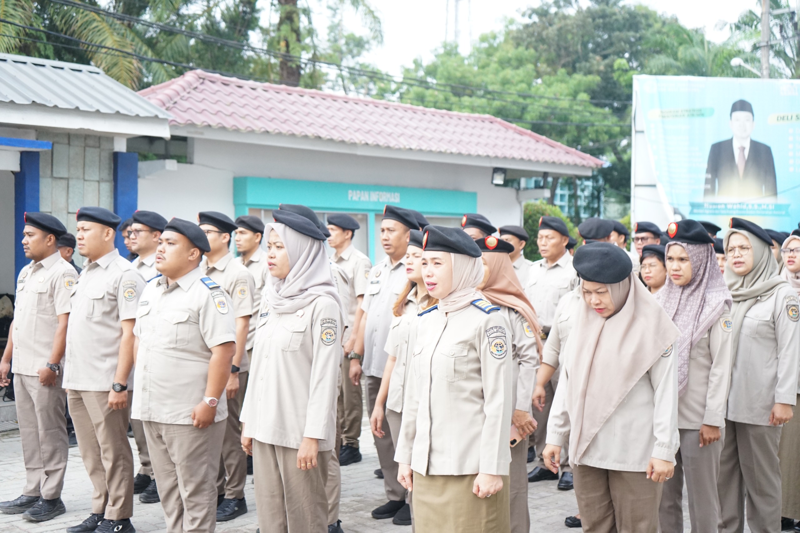 Apel Pagi Rutin, Pegawai Kantor Pertanahan Deli Serdang Ditekankan Tingkatkan Nasionalisme dan Semangat Kerja