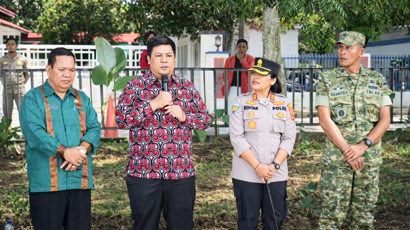 Bupati Samosir Bersama Yayasan Pusuk Buhit Tebar Bibit Ikan dan Tanam Pohon