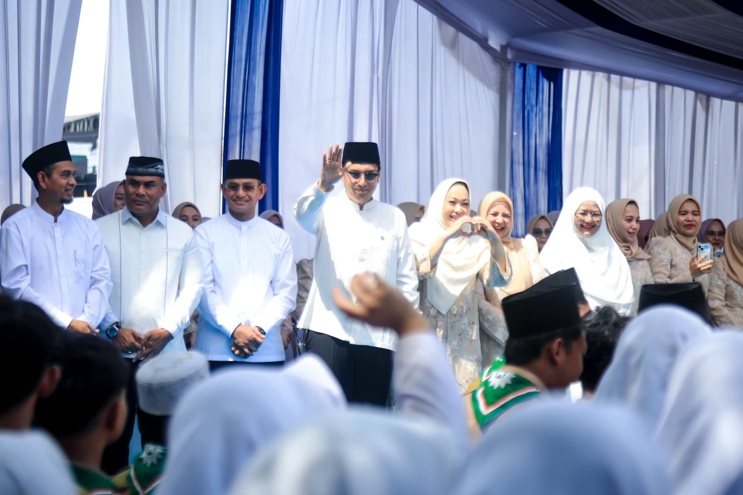 Rico Waas Lepas Ribuan Kafilah, Kemeriahan Pawai Ta’aruf Tandai Dimulainya MTQ ke-59 Kota Medan