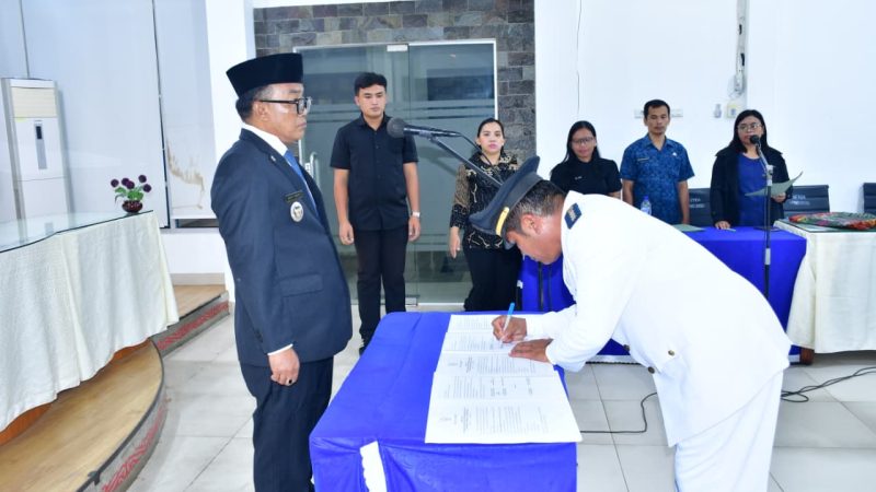 Wabup Samosir, Lantik Pejabat Administrator dan Pengawas