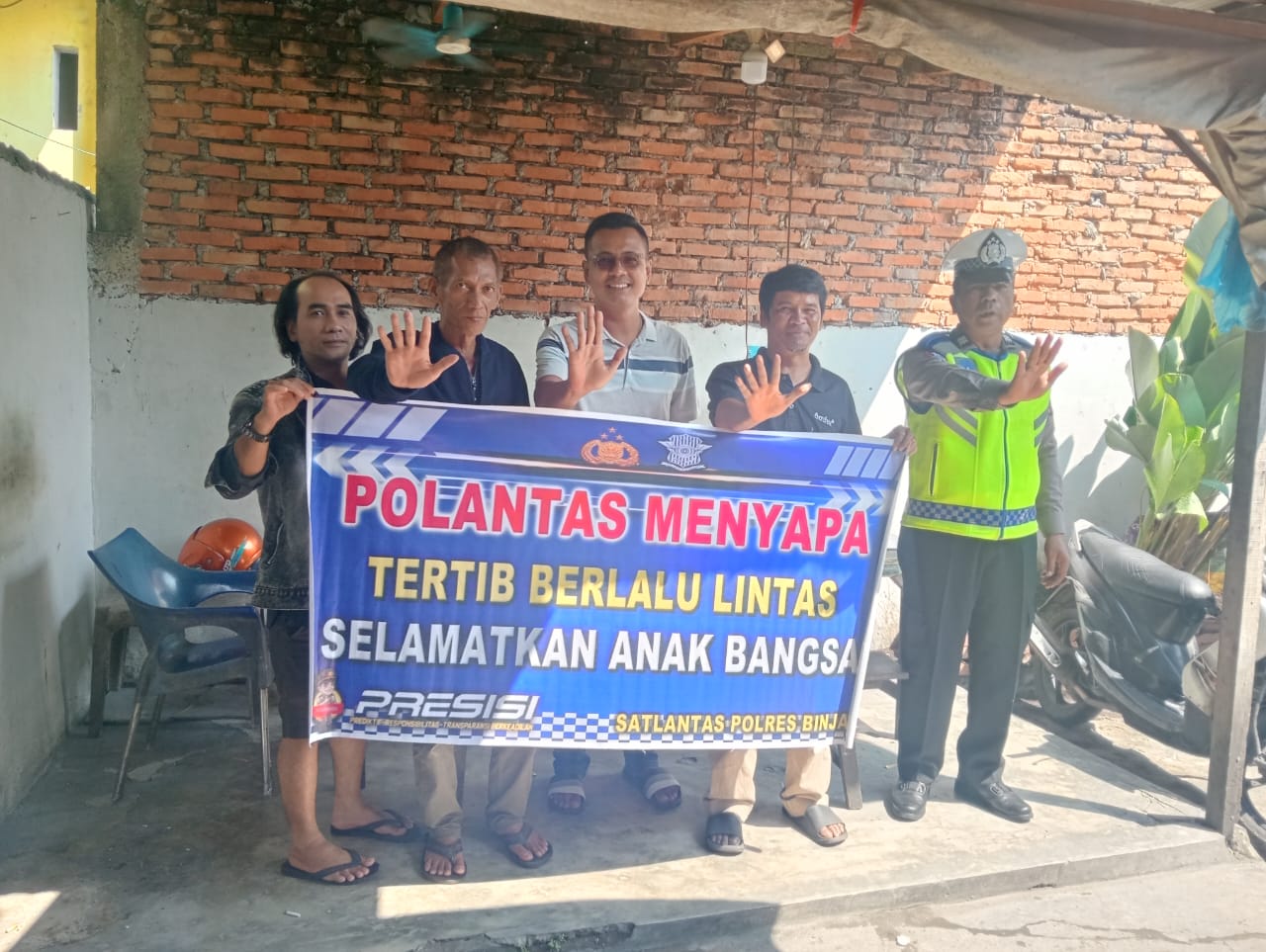 Program “Polantas Menyapa” Polres Binjai Ajak Warga Tertib Lalu Lintas Cegah Kecelakaan
