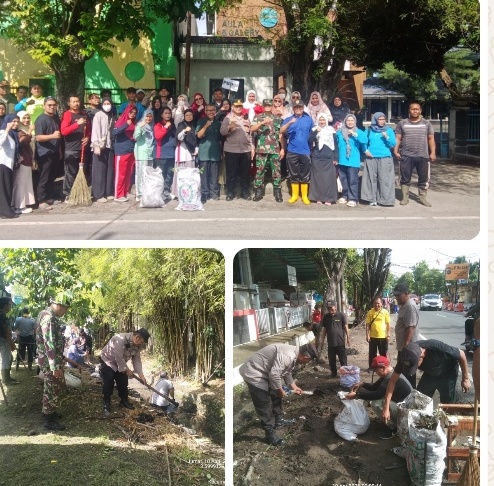 Dalam Rangka Program Jumat Asri Kapolsek Medan Timur Kompol Agus M Butarbutar SH Hadiri KegiatanGotroy Massal di Kecamatan Medan Timur