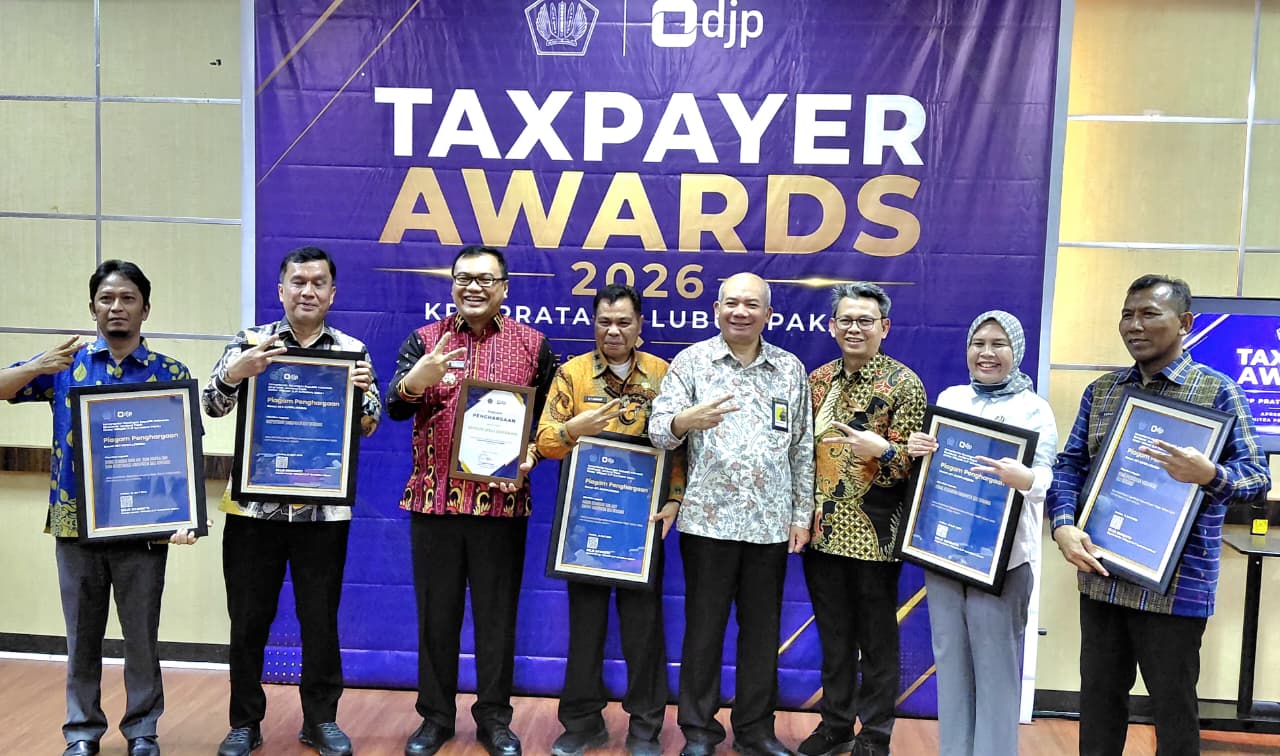 Bupati Deli Serdang dan Lima OPD Raih Penghargaan Taxpayer Awards 2026