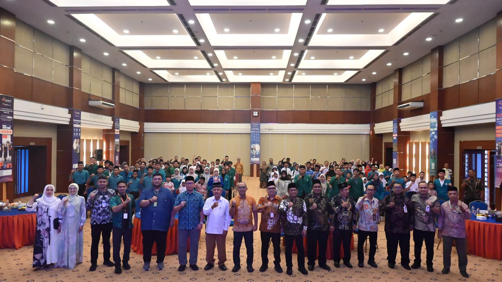 Zakat Pegawai Bank Sumut Biayai Pendidikan Ratusan untuk Pelajar