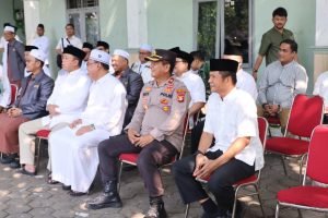 Semarak Iduladha 1447 H, Menteri Nusron Salurkan Hewan Kurban ke Pondok Pesantren Attaqwa