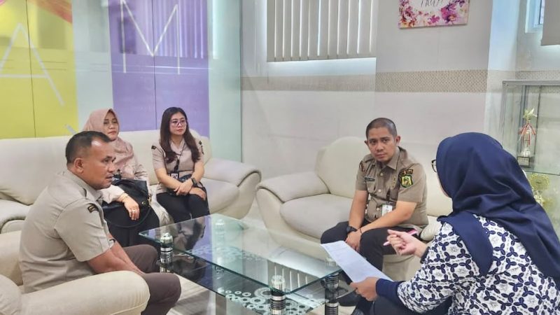 Percepat Pembayaran PBB, Kepala UPT V Bapenda Medan Sambangi Wajib Pajak Sampoerna Academy dan Komplek Citra Garden