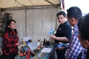 Bupati Vandiko Tinjau UMKM TOTK, Pastikan Pelayanan Prima