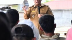 Bupati Samosir Ajak Kelompok Tani Buktikan Keberhasilan Program Kolaborasi Sumut Berkah, 5 Ton Bibit Kentang Disalurkan