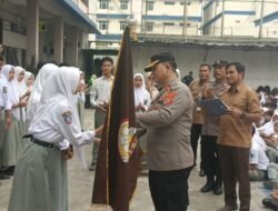 Kapolsek Medan Timur Lantik OSIS SMK Swasta Imelda Medan